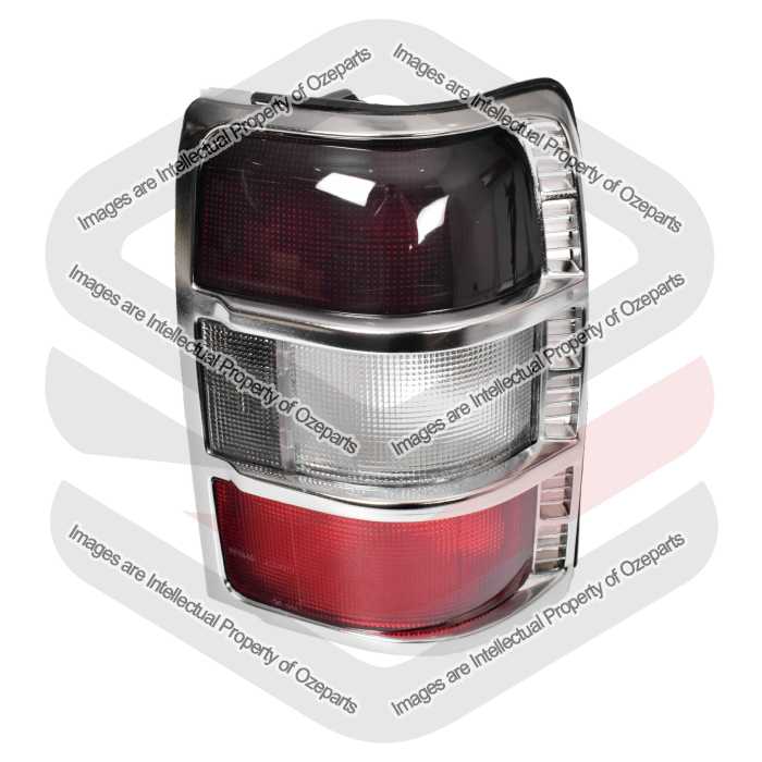 Tail Light AM (Chrome Rim / Red Brake Tinted)