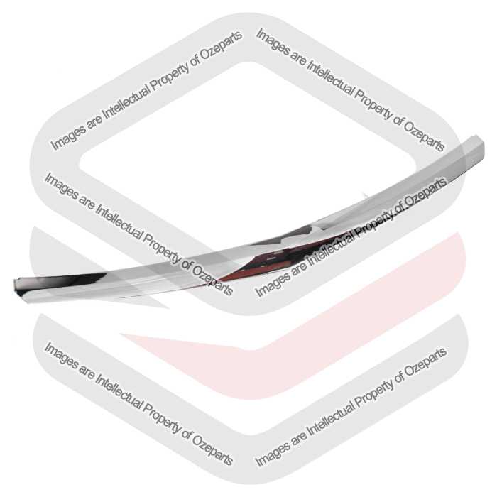GENUINE Main Radiator Upper Grille Chrome For Toyota Tarago ACR30 2003~2006