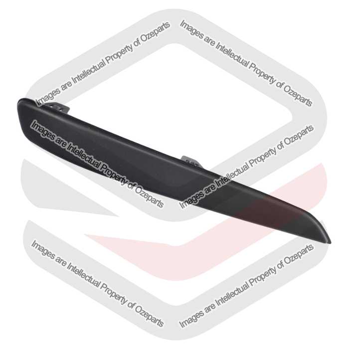 RH Right Front Bumper Mould Trim Above Fog Lamp For Holden Astra AH Ser 1 04~07