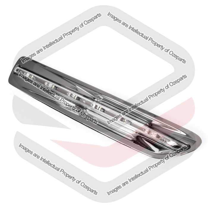 Holden Statesman WM WN RH Right LED Guard Flasher Indicator Light Lamp Chrome