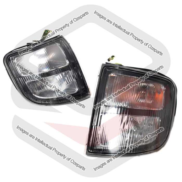 Set / Pair LH+RH Corner Lights Park Lamps For Mitsubishi Pajero NL 97~00 GLS