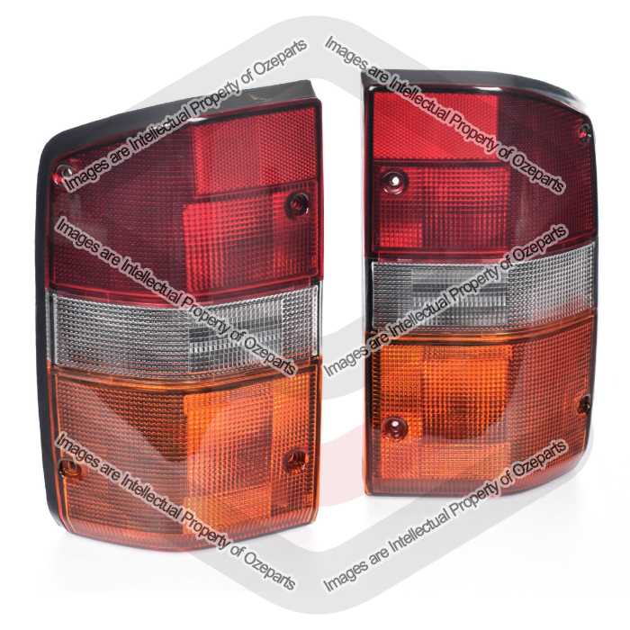 Tail Light AM (Wagon) Red White Amber Lens (SET LH+RH)