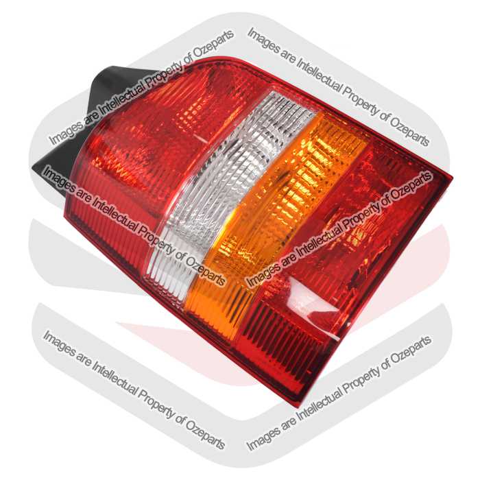 Tail Light AM (Tailgate Type) - Red / Clear / Amber  (With Emark)