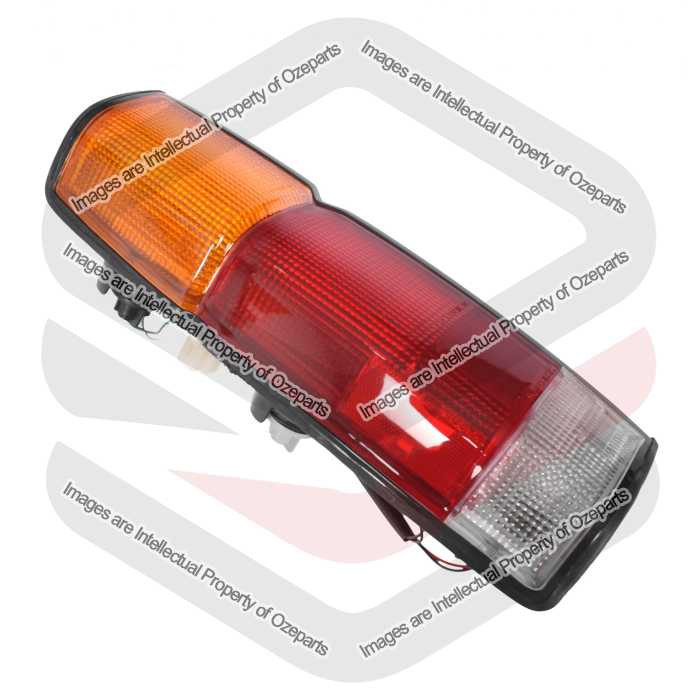 Tail Light AM (King Cab) 40cm (Red Lens in Middle)