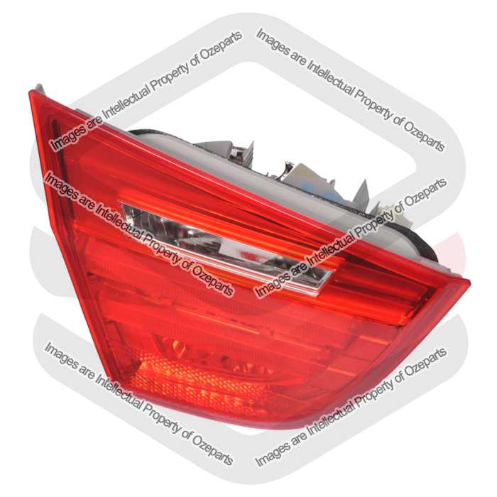 Rear Garnish AM (LED) (Without Globe Holder)