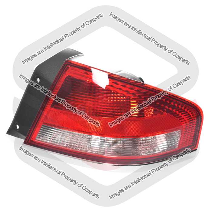 Tail Light AM Sedan (With Lower Chrome Mould)