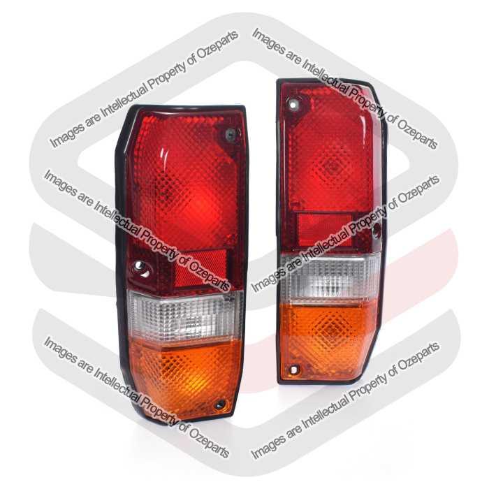 Tail Light (AM) Wagon (Red White Amber) (SET LH+RH)