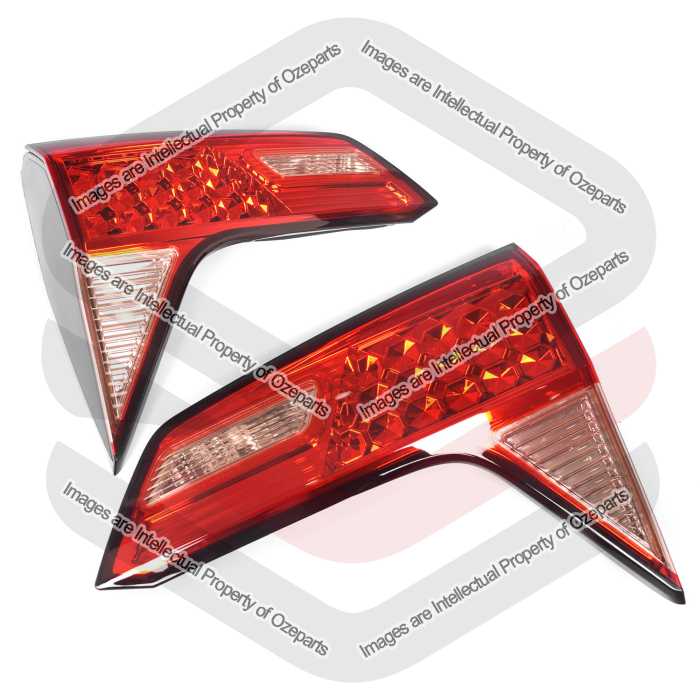 Rear Garnish AM (Non LED) (SET LH+RH)